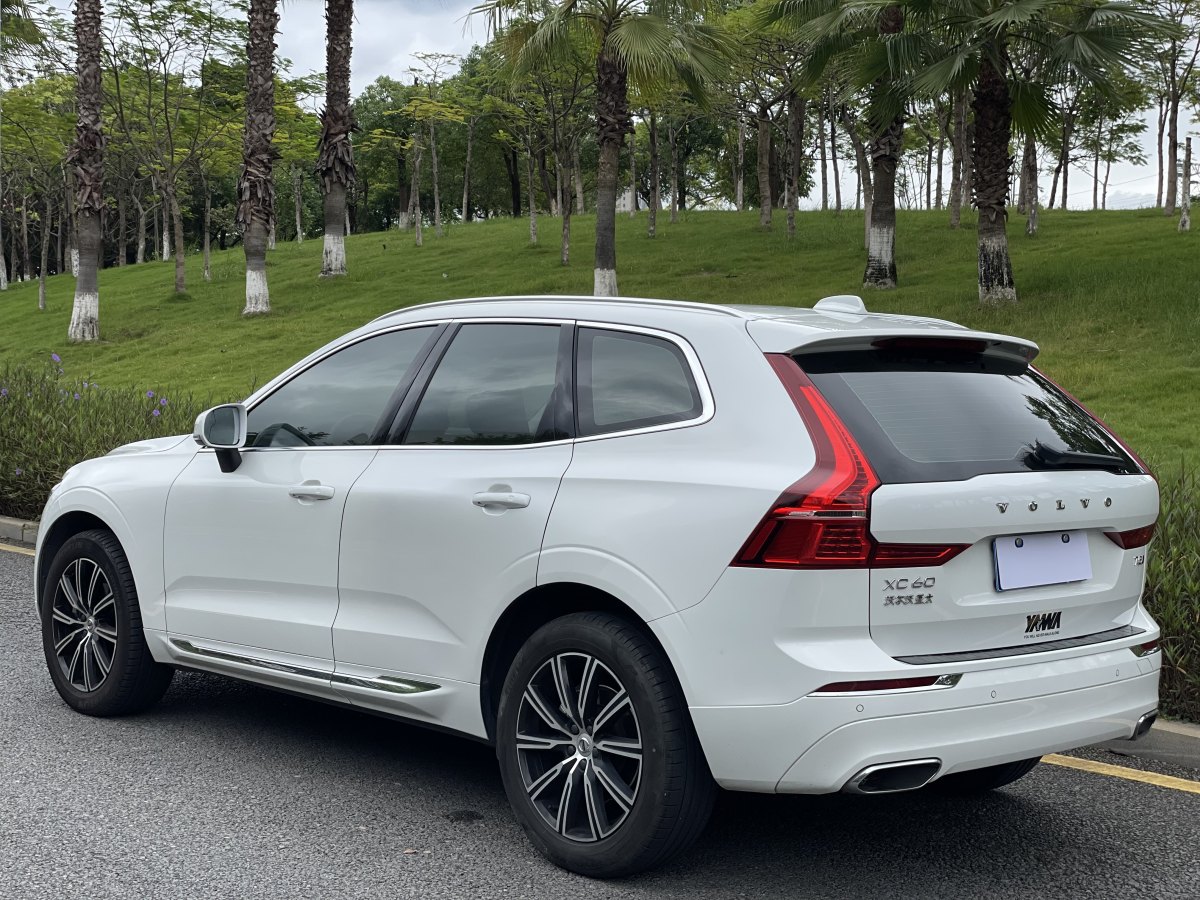 沃爾沃 XC60  2021款 T5 四驅(qū)智遠(yuǎn)豪華版圖片