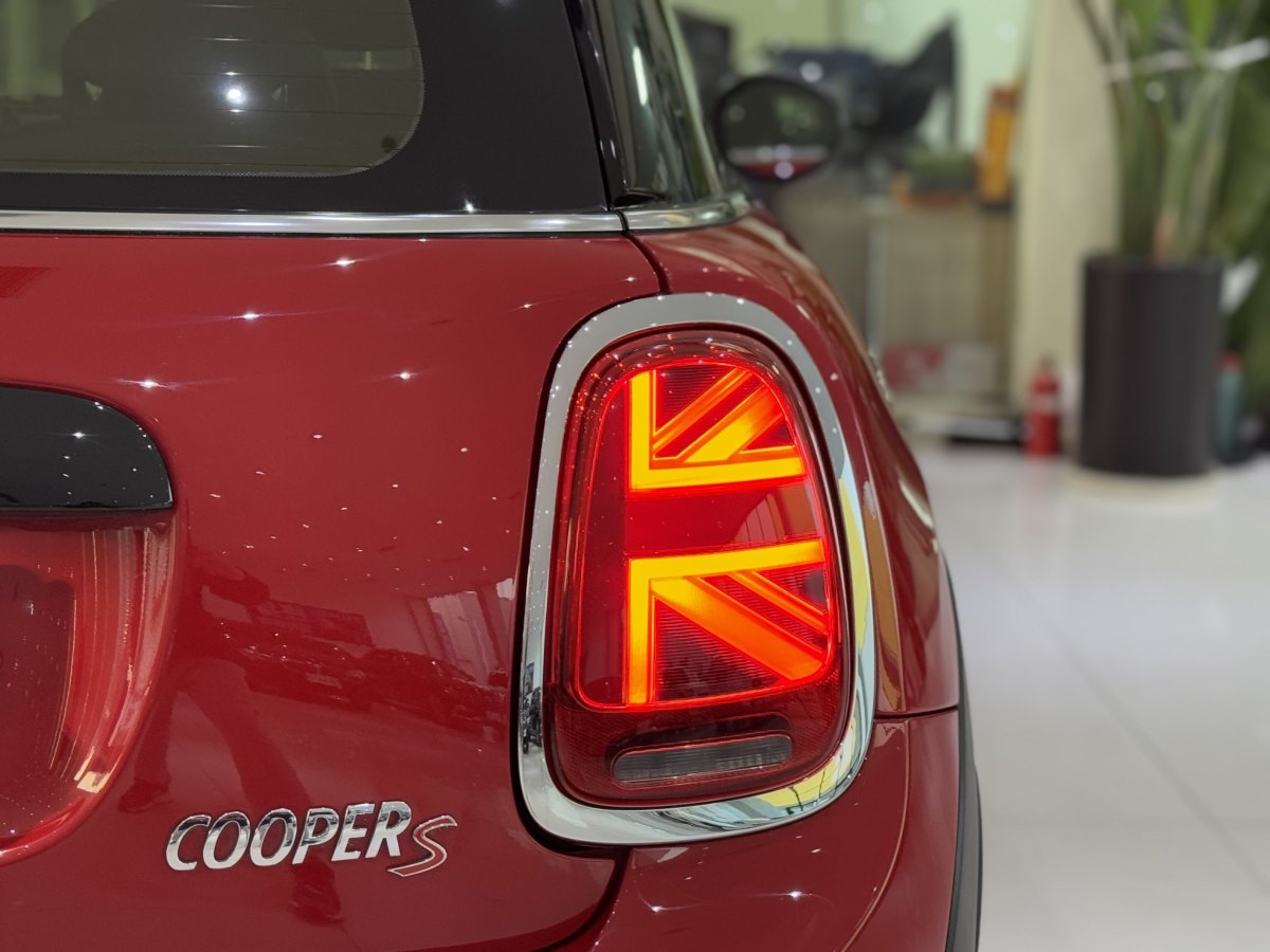 MINI MINI  2019款 2.0T COOPER S 經(jīng)典派圖片