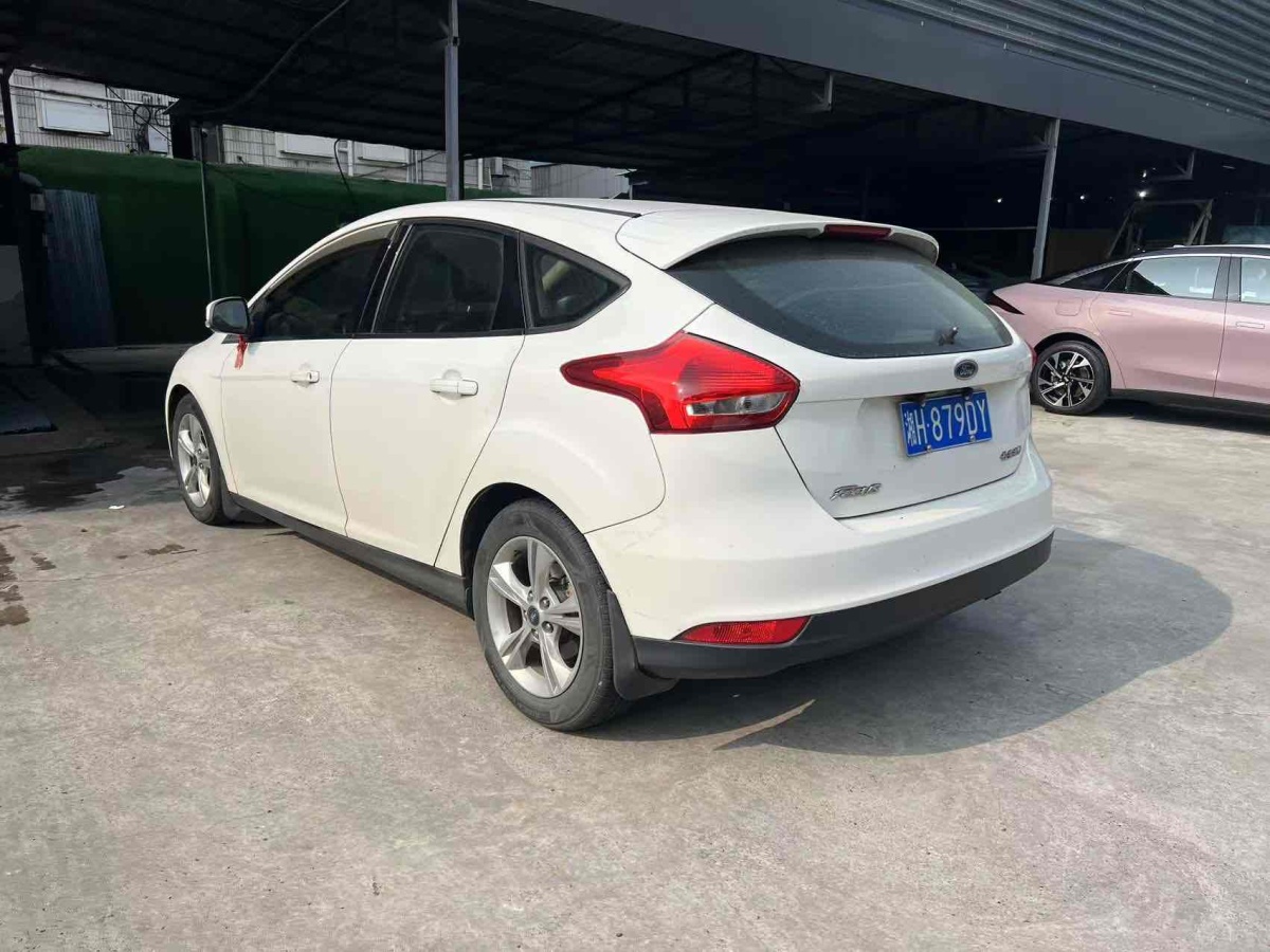 福特 ?？怂? 2015款 兩廂 1.6L 自動(dòng)舒適型圖片