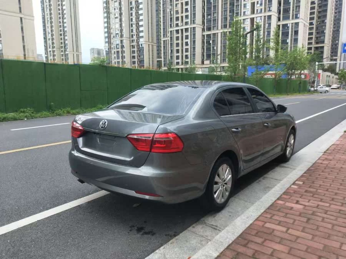 大眾 朗逸  2013款 改款經(jīng)典 1.6L 自動舒適版圖片