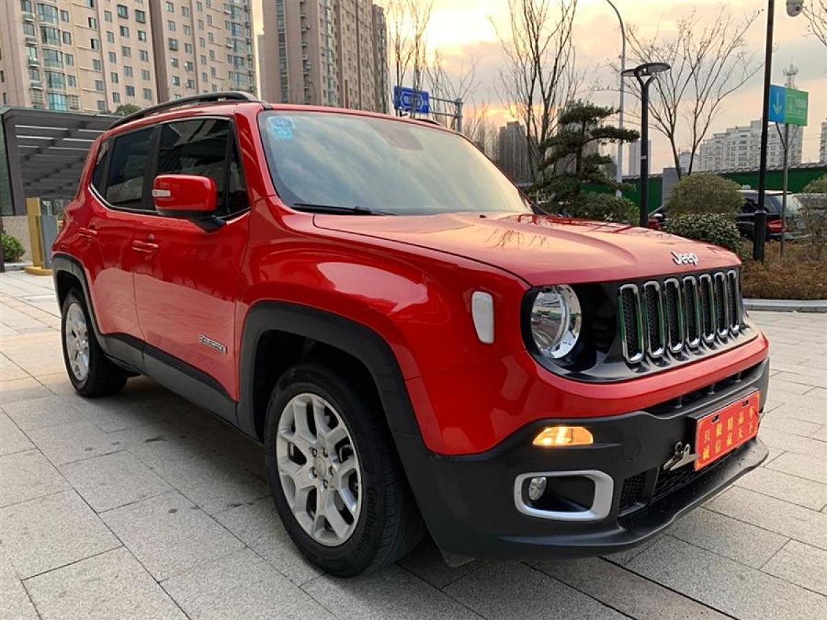 2019年8月Jeep 自由俠  2018款 互聯(lián)大屏版 180T 自動勁能版