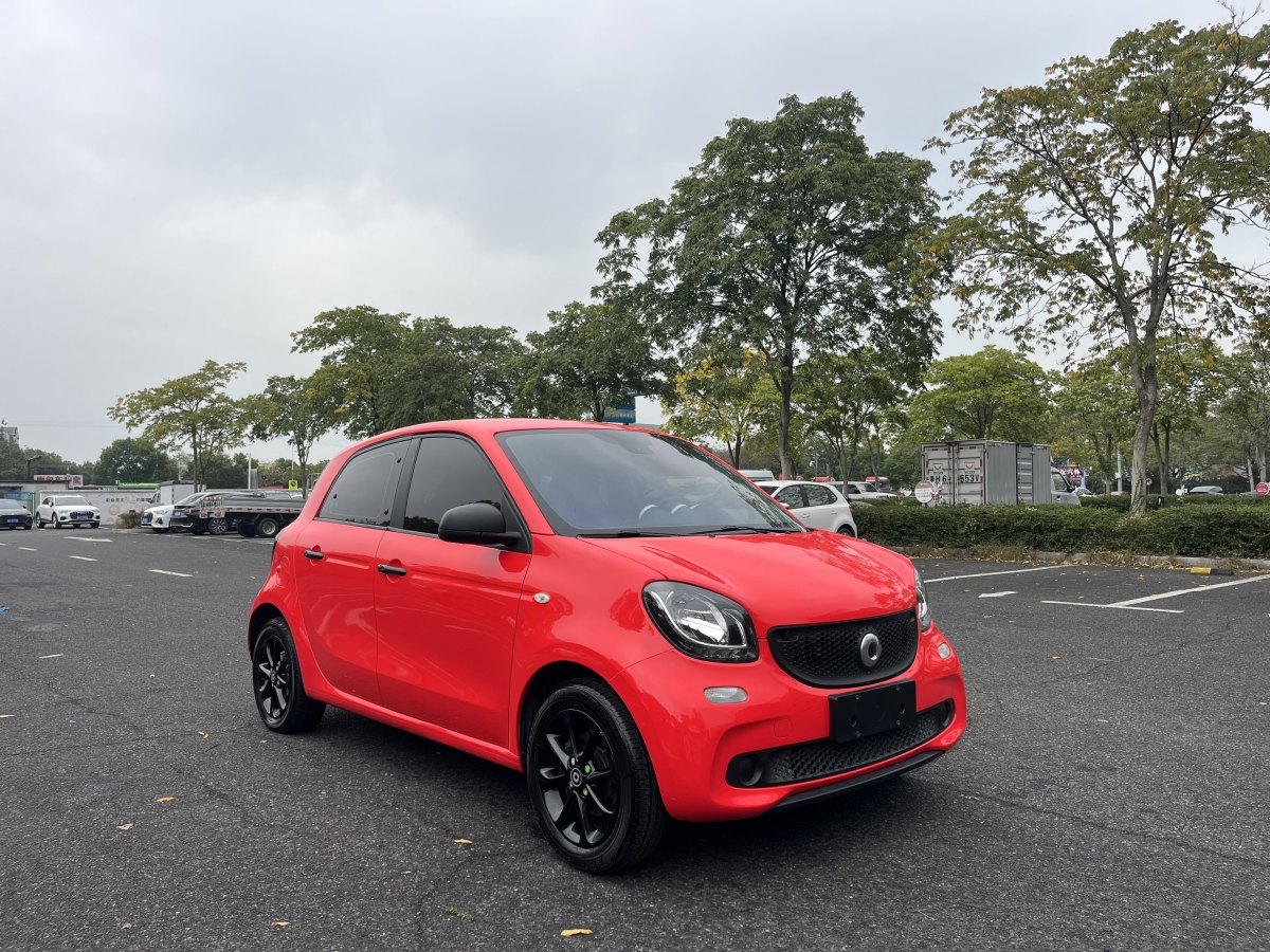 smart forfour  2016款 1.0L 52千瓦靈動版圖片