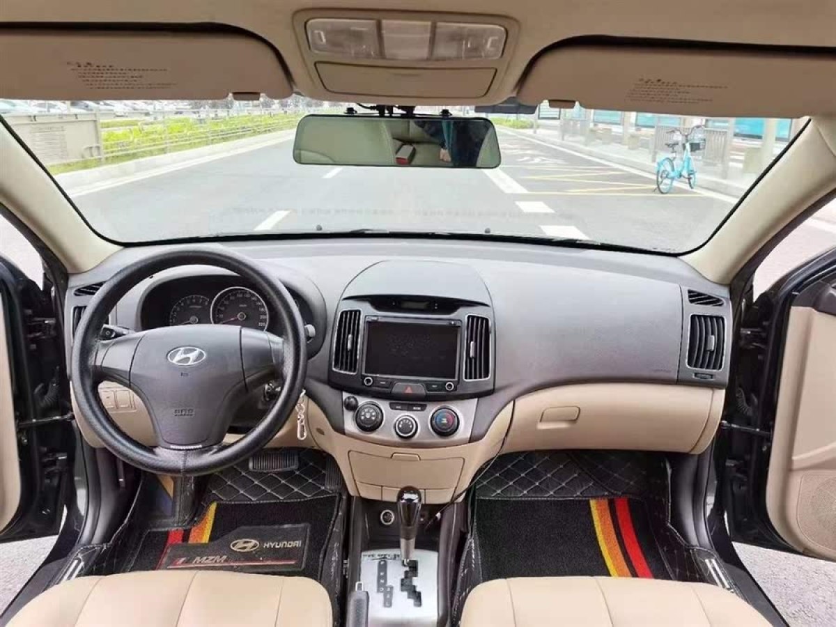 現(xiàn)代 悅動(dòng)  2011款 1.6L 自動(dòng)舒適型圖片