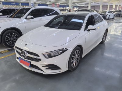 2021年3月 奔馳 奔馳A級(jí) 改款三 A 200 L 運(yùn)動(dòng)轎車時(shí)尚型圖片