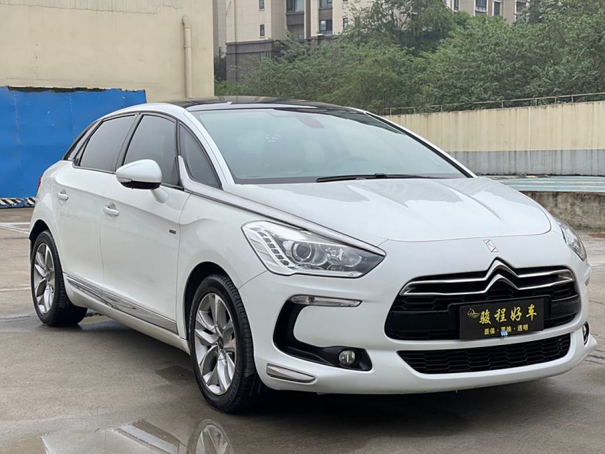 2015年8月DS DS 5  2015款 1.6T 豪華版THP160