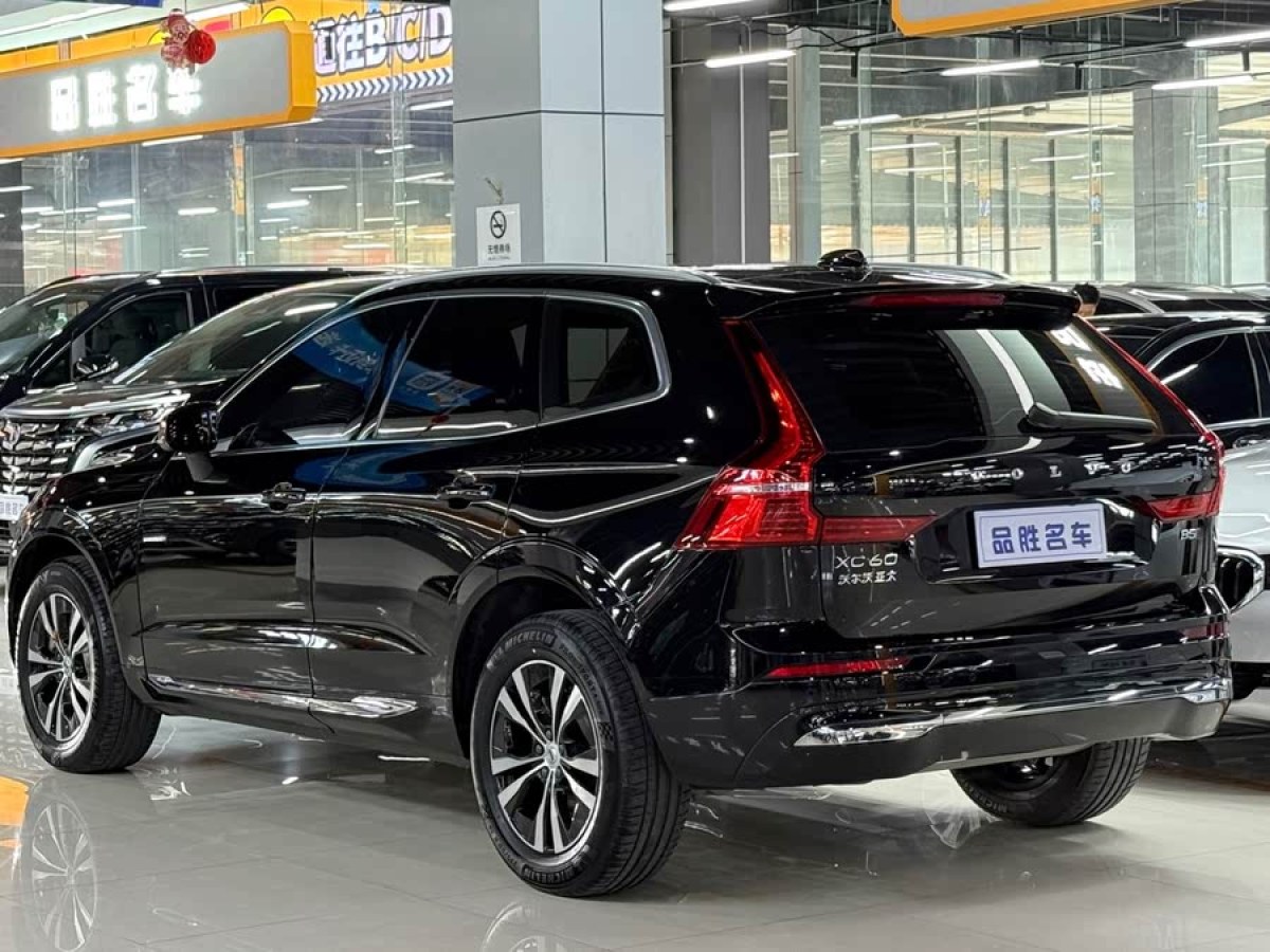 沃爾沃 XC60  2023款 B5 四驅(qū)智逸豪華版圖片