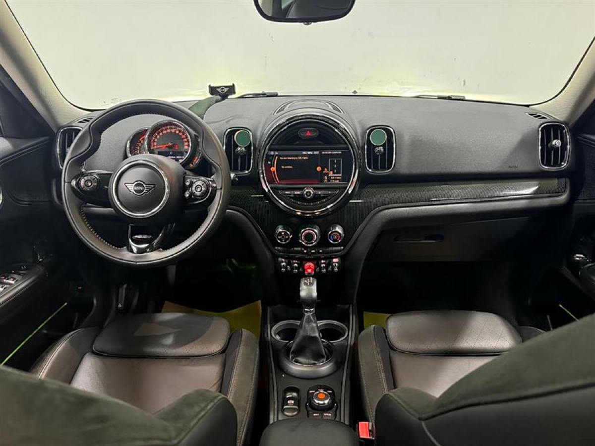 MINI COUNTRYMAN  2018款 1.5T COOPER ALL4 藝術(shù)家圖片