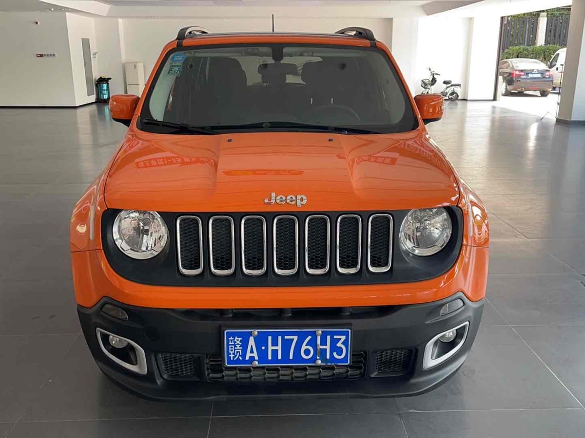 Jeep 自由俠  2018款 互聯(lián)大屏版 180T 自動高能版圖片