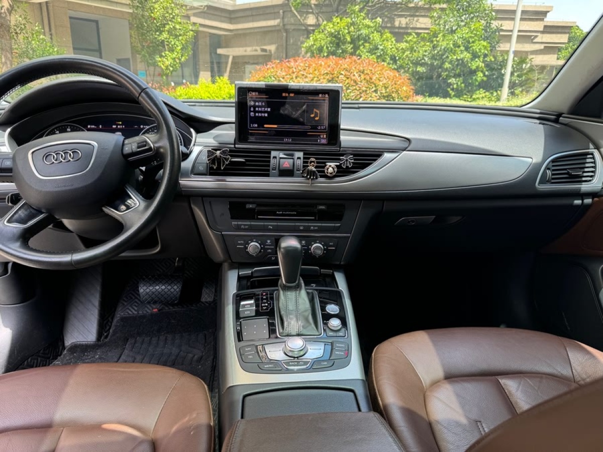 奧迪 奧迪A4L  2018款 30周年年型 30 TFSI 進(jìn)取型圖片