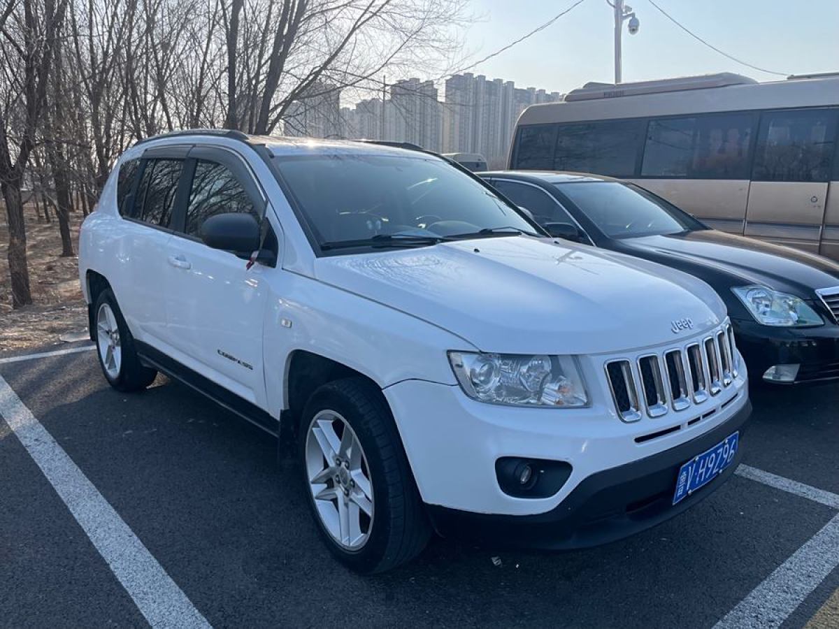 Jeep 指南者  2013款 2.4L 四驅(qū)運(yùn)動(dòng)版圖片