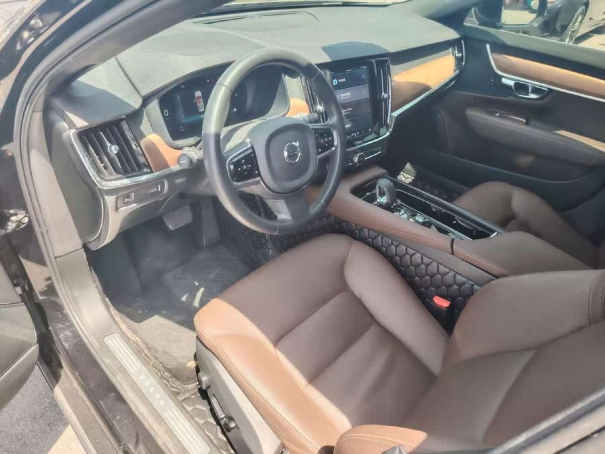 沃爾沃 S90  2021款 B5 智逸豪華版圖片