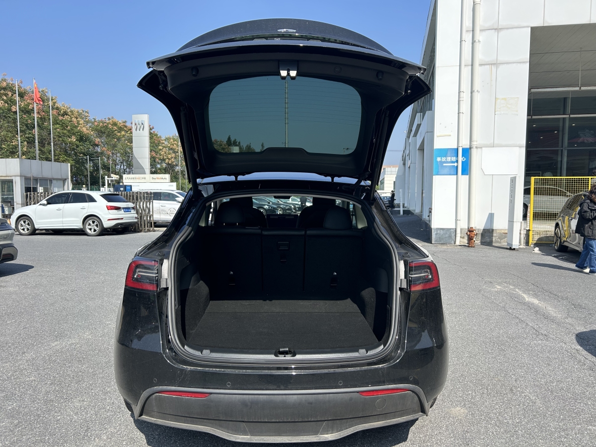 特斯拉 Model Y  2023款 長續(xù)航煥新版 雙電機(jī)全輪驅(qū)動(dòng)圖片