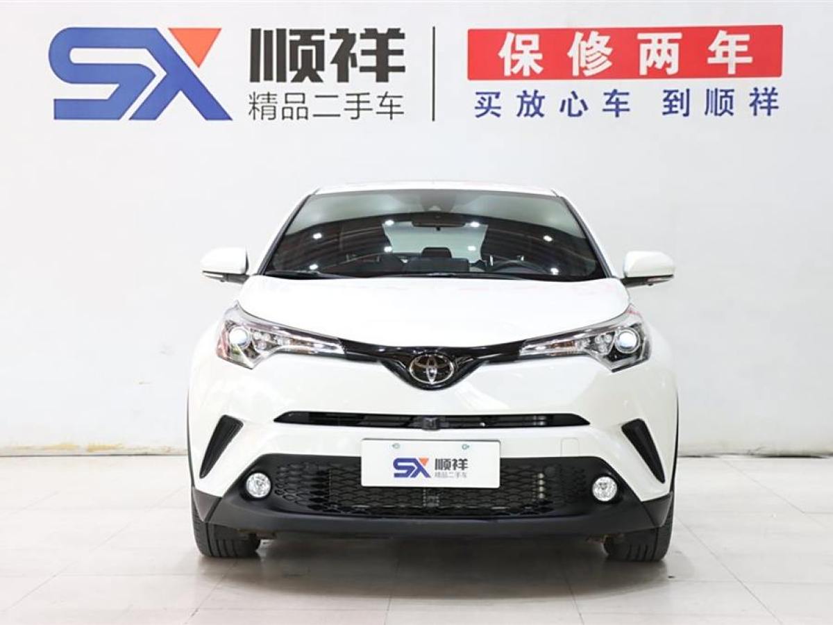 豐田 C-HR  2020款 2.0L 領(lǐng)先版圖片