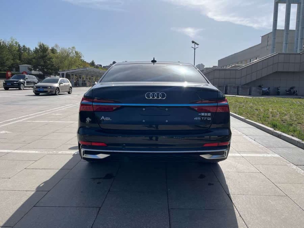 奧迪 奧迪A6L  2025款 45 TFSI quattro 臻選動(dòng)感型圖片
