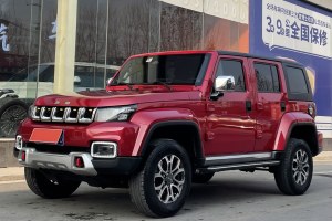 BJ40 北京 2.0T 自動(dòng)四驅(qū)城市獵人版?zhèn)b客型