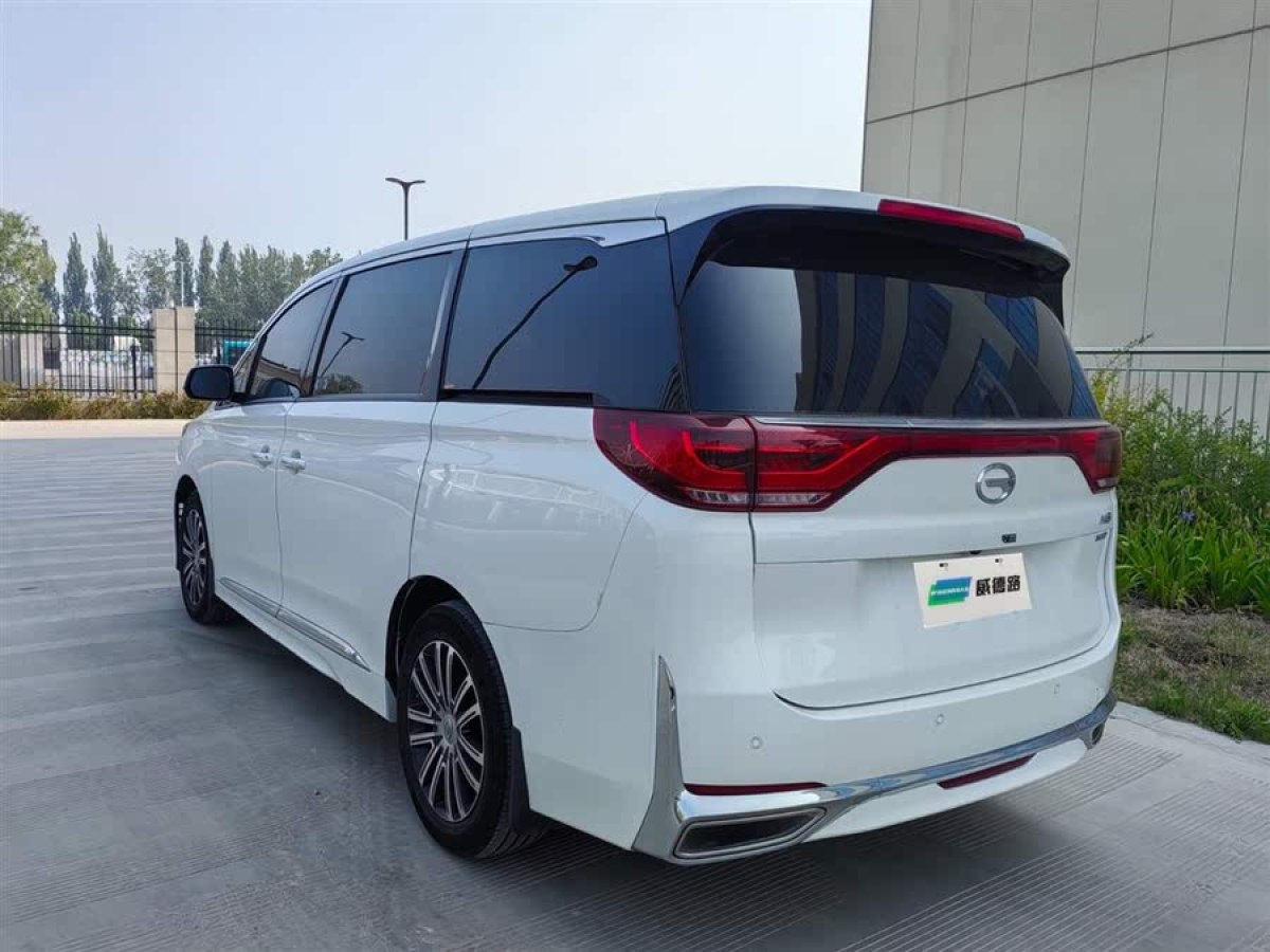 廣汽傳祺 M8  2021款 領(lǐng)秀系列 390T 尊貴版圖片