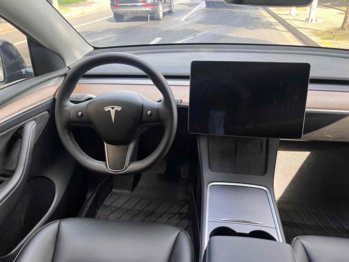 特斯拉 Model Y  2023款 長(zhǎng)續(xù)航煥新版 雙電機(jī)全輪驅(qū)動(dòng)圖片