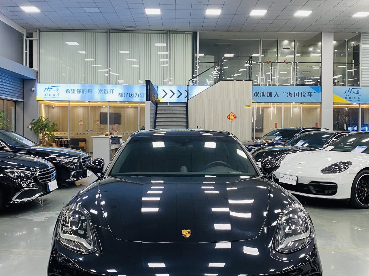 保時(shí)捷 Panamera  2023款 Panamera 4 行政加長(zhǎng)版 2.9T圖片