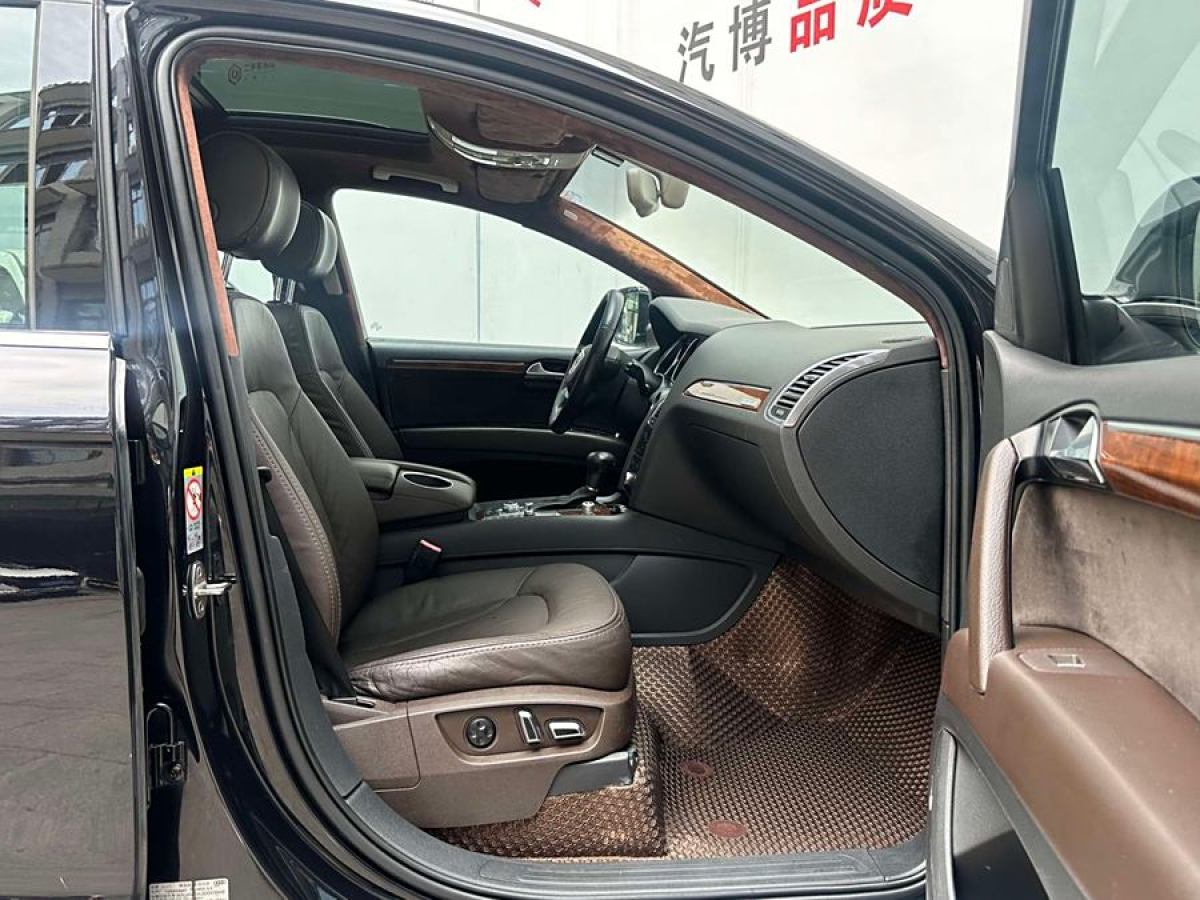 奧迪 奧迪Q7  2012款 3.0 TDI 領(lǐng)先型圖片