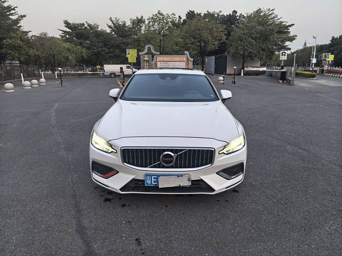 沃爾沃 S60L  2020款 T4 智逸豪華版圖片