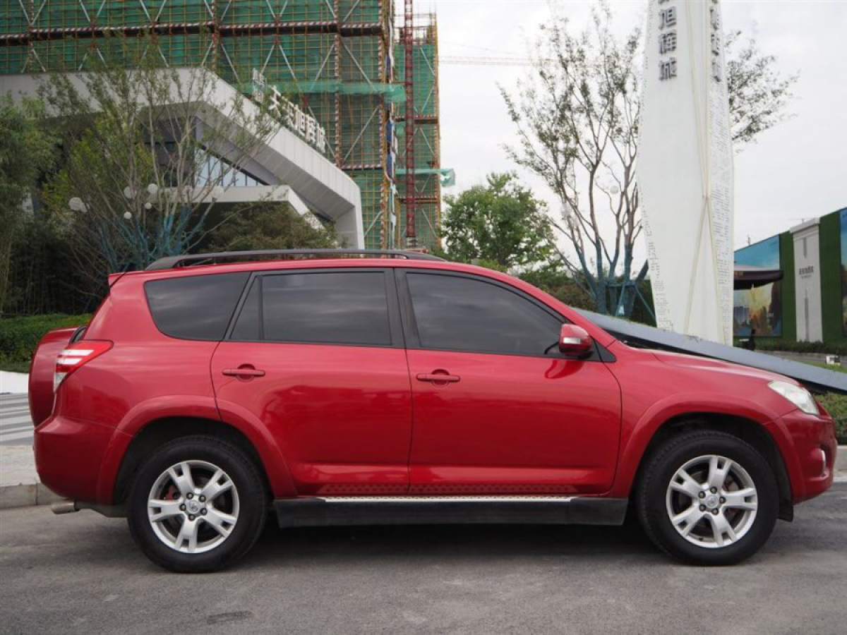 丰田 rav4荣放 2011款 2.4l 自动四驱豪华版图片