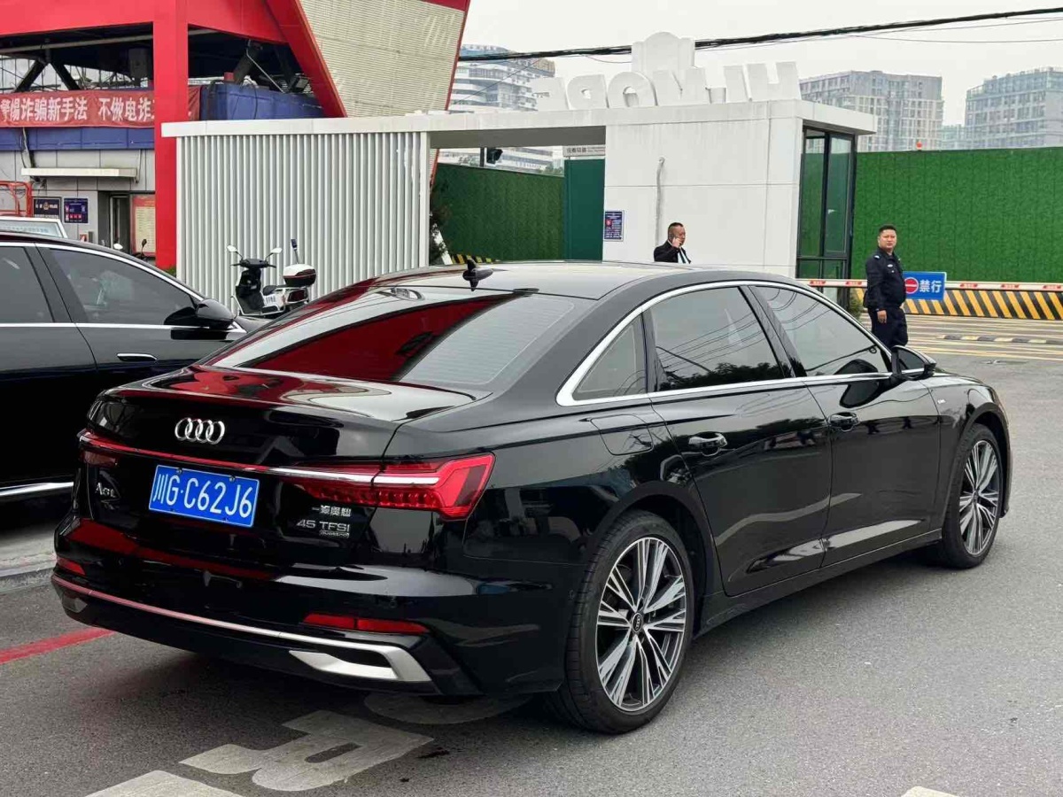 奧迪 奧迪A6L  2023款 改款 45 TFSI quattro 臻選動感型圖片