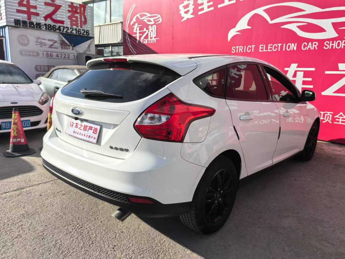 福特 ?？怂? 2015款 兩廂 1.6L 自動風尚型圖片