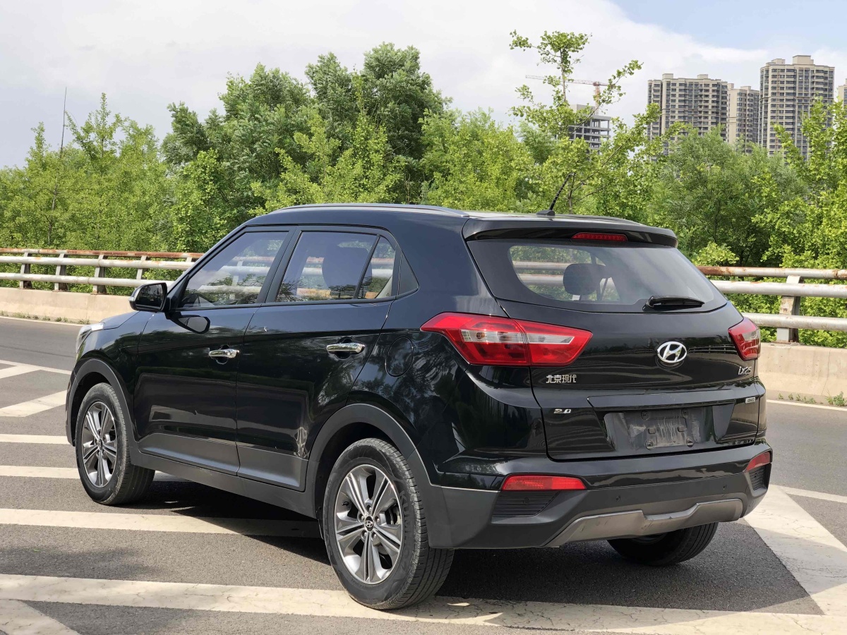 現(xiàn)代 ix25  2015款 1.6L 自動兩驅(qū)智能型GLS圖片