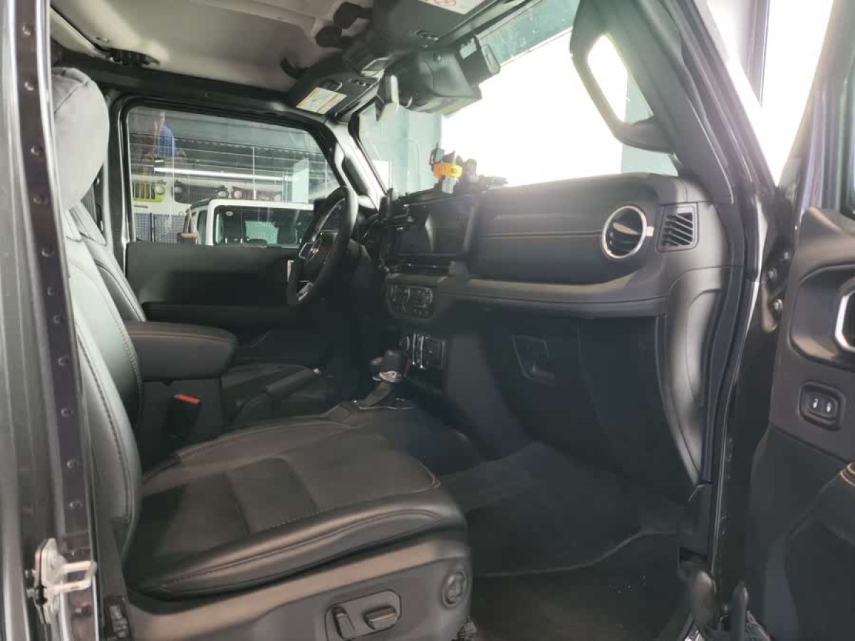 Jeep 牧馬人  2024款 2.0T 撒哈拉四門版圖片