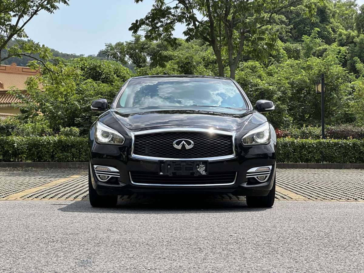 2019年3月英菲尼迪 Q70  2019款 Q70L 2.0T 精英版 PLUS