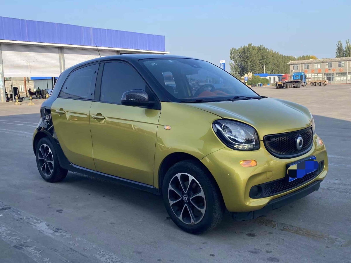 smart forfour  2016款 1.0L 52千瓦靈動(dòng)版圖片