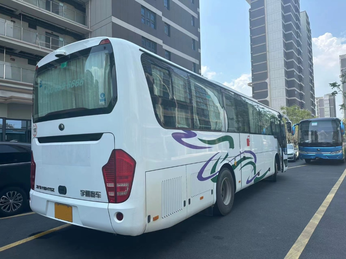 兩臺國五非營運宇通6115中門車圖片