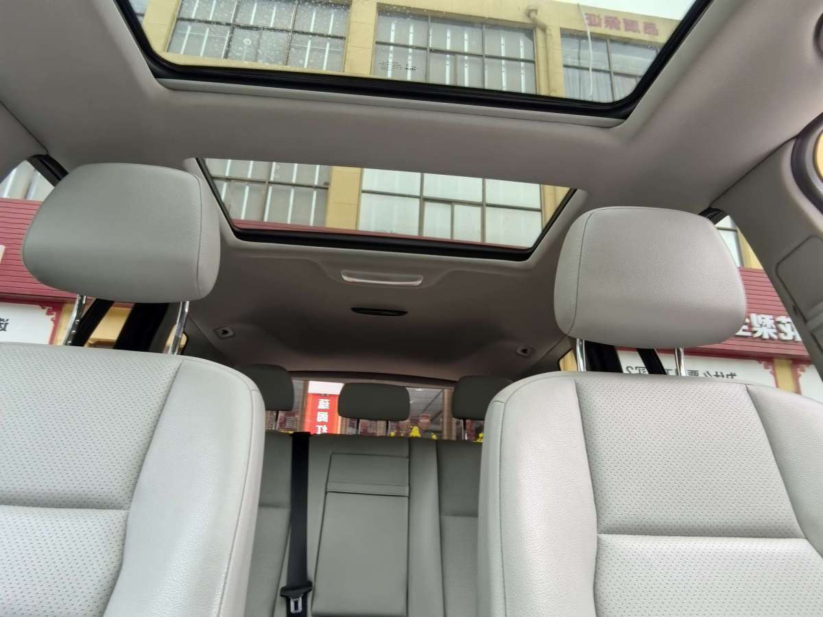 奔驰 奔驰GLK级  2013款 GLK 300 4MATIC 动感天窗型图片