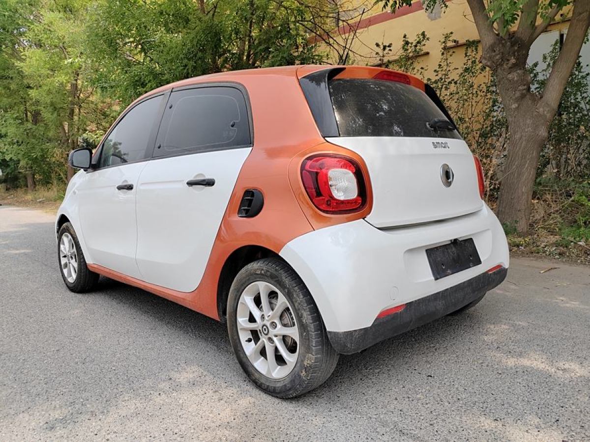 smart forfour  2016款 1.0L 52千瓦靈動版圖片