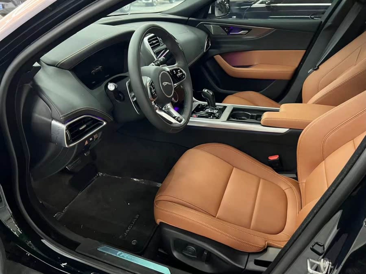 捷豹 XEL  2024款 2.0T 250PS R-DYNAMIC S進(jìn)取運(yùn)動(dòng)版圖片