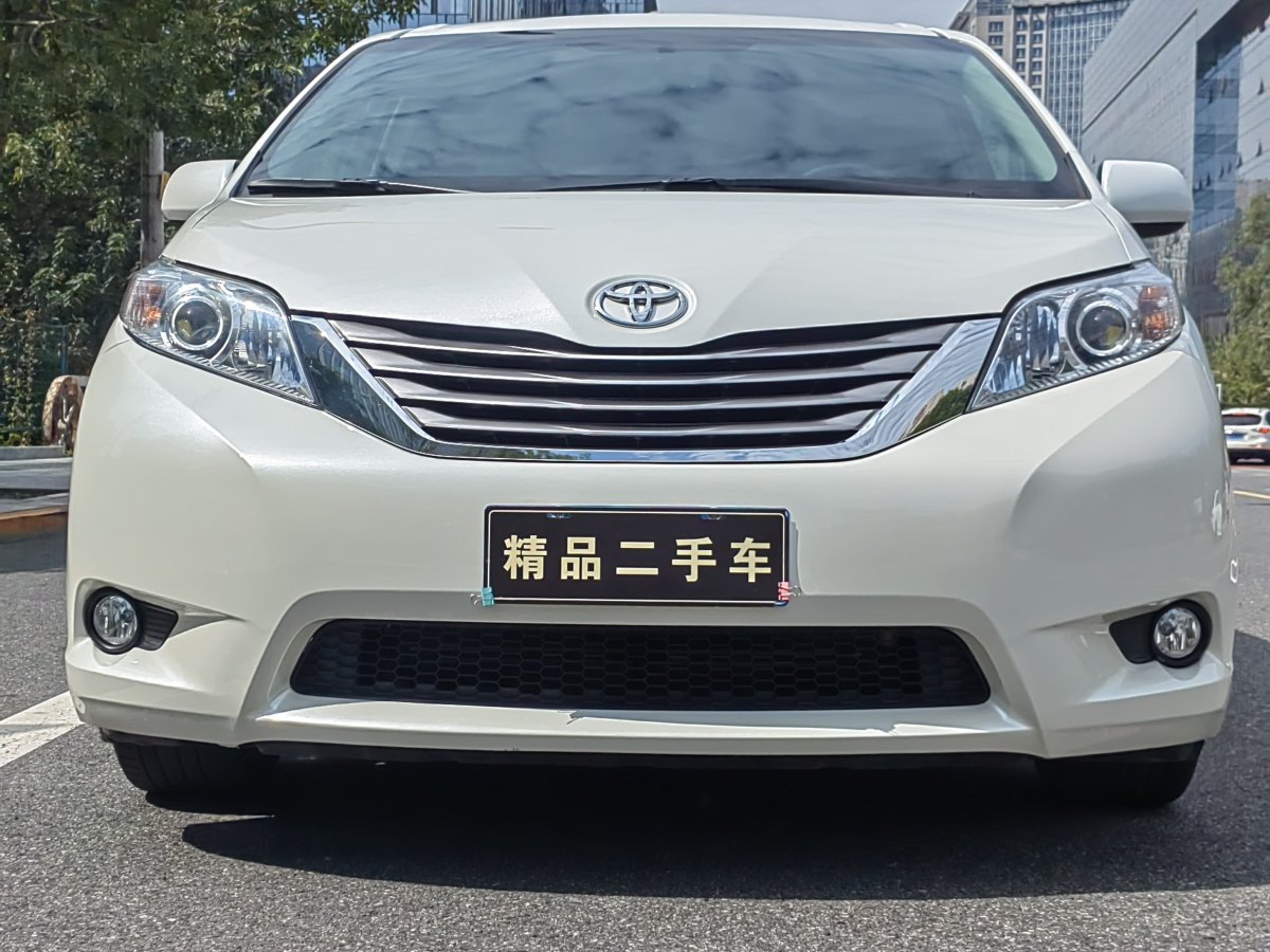 豐田 塞納  2015款 3.5L 兩驅(qū)LE圖片