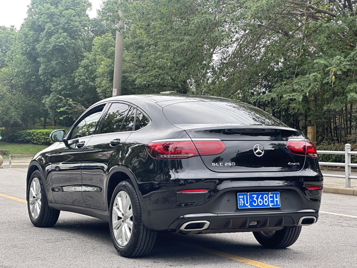 2020年9月奔馳 奔馳GLC  2021款 GLC 260 4MATIC 轎跑SUV