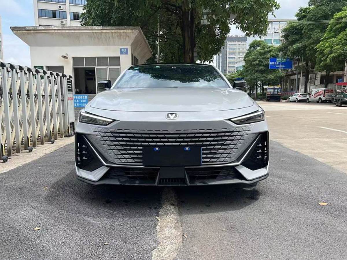 長安 長安UNI-V  2022款 1.5T 尊貴型圖片