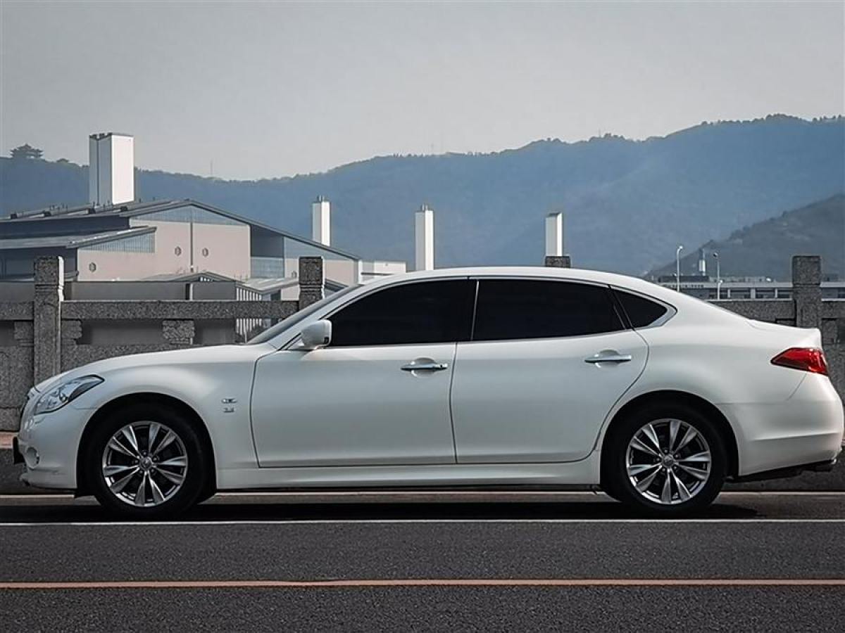 2014年4月英菲尼迪 Q70  2013款 Q70L 2.5L 雅致版