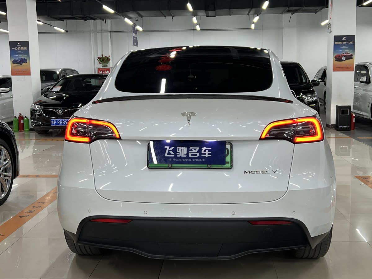 特斯拉 Model 3  2023款 長續(xù)航煥新版 雙電機(jī)全輪驅(qū)動圖片