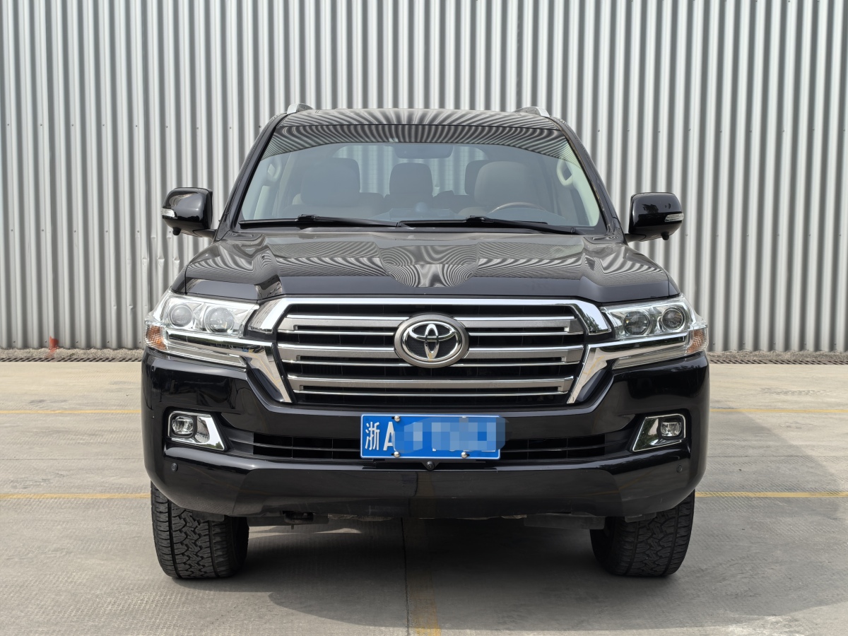 2018年1月豐田 蘭德酷路澤  2018款 5.7L VX-R 12氣 底升(中東版)