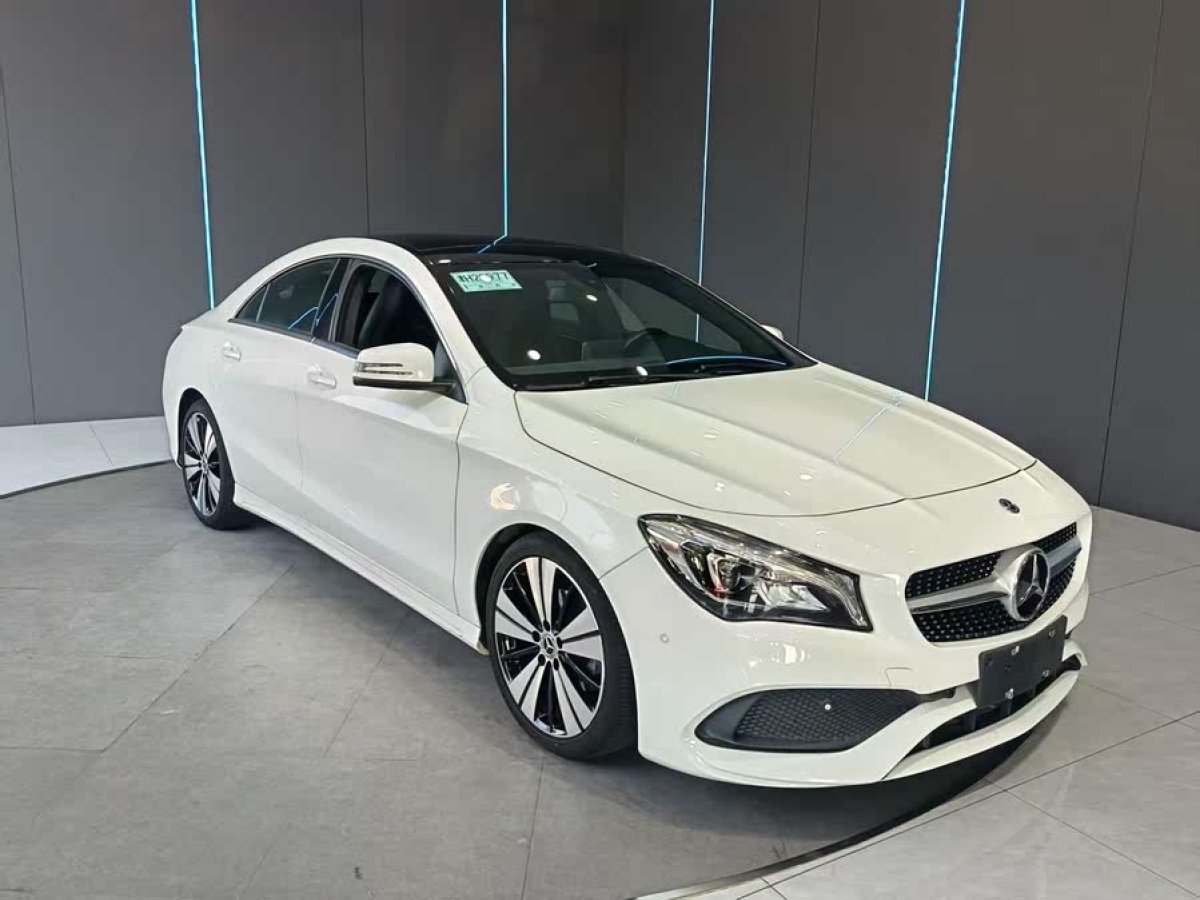 奔馳 奔馳CLA級(jí)  2019款 CLA 200 時(shí)尚型圖片