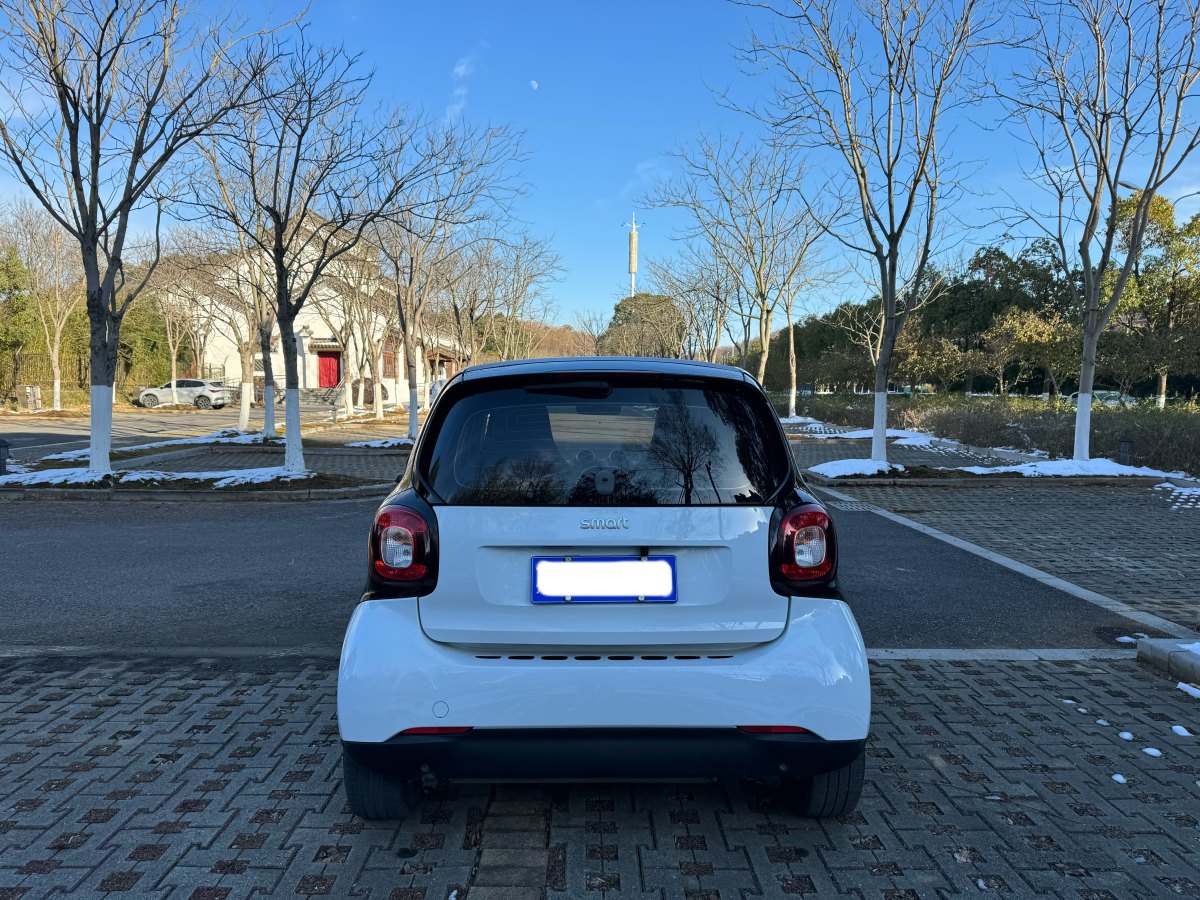 smart fortwo  2015款 1.0L 52千瓦硬顶灵动版图片