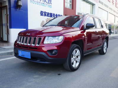 2012年11月 Jeep 指南者(進口) 2.0L 兩驅(qū)豪華版圖片