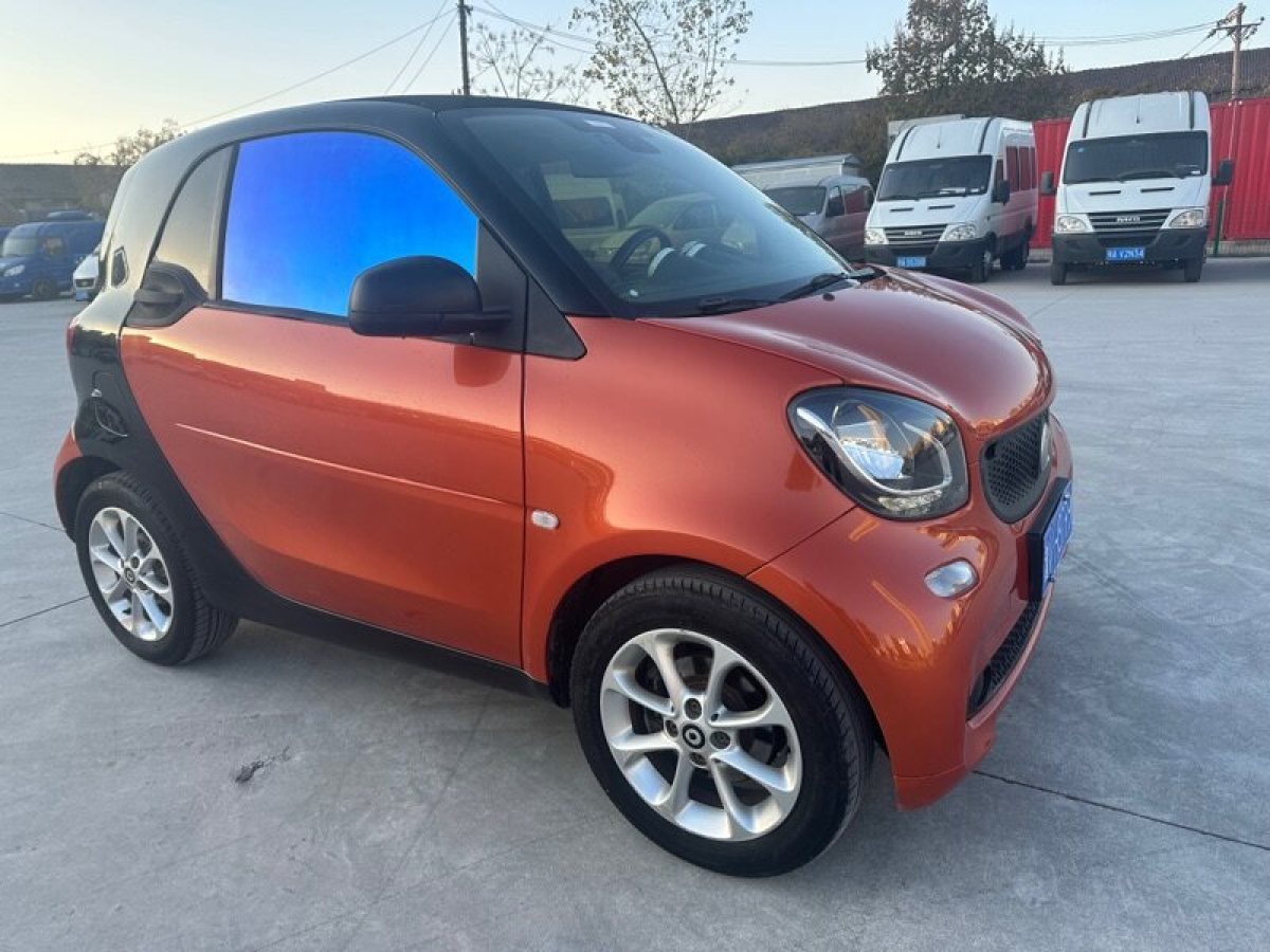 smart fortwo  2016款 0.9T 66千瓦硬頂極致版圖片