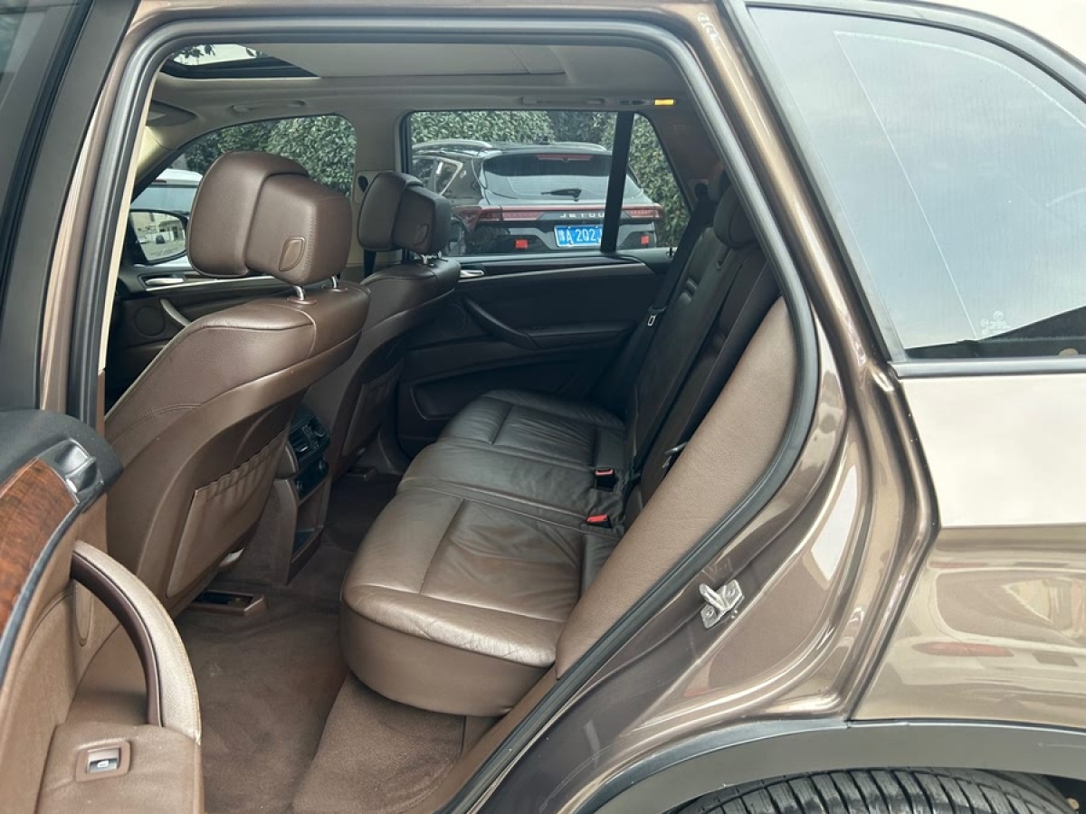寶馬 寶馬X5  2013款 xDrive35i 領(lǐng)先型圖片