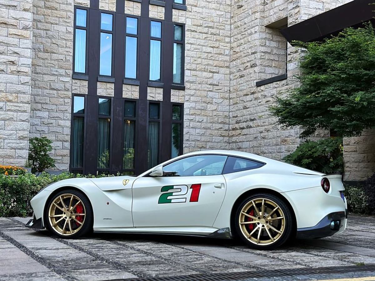 法拉利 F12berlinetta  2013款 6.3L 標(biāo)準(zhǔn)型圖片