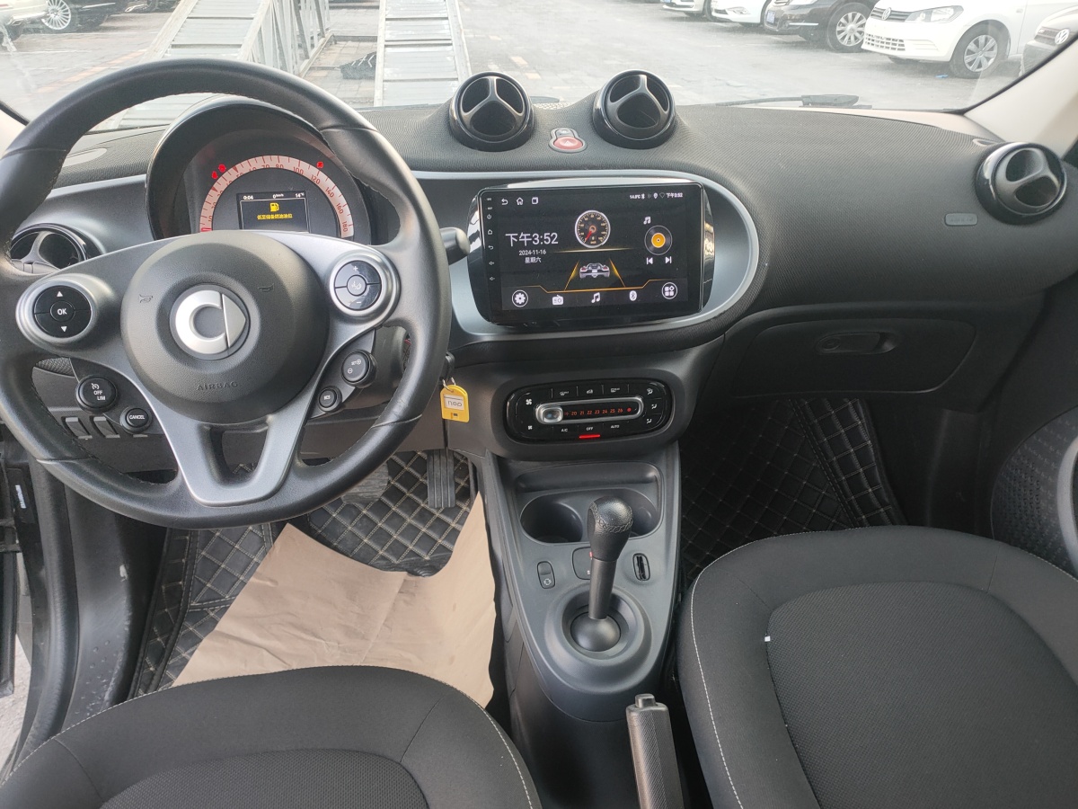 smart forfour  2016款 1.0L 52千瓦激情版圖片