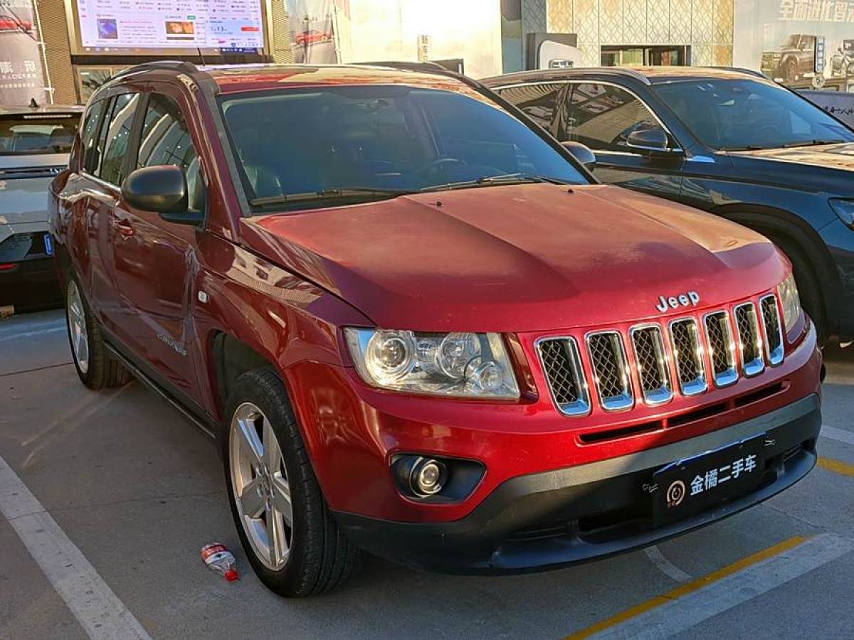 Jeep 指南者  2012款 2.4L 四驅(qū)豪華版圖片