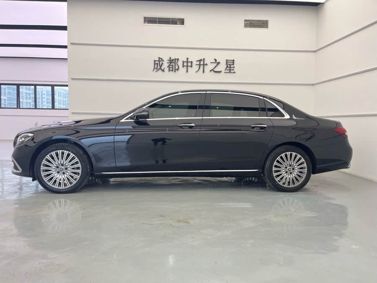 奔馳 奔馳E級(jí)  2022款 改款 E 300 L 時(shí)尚型圖片
